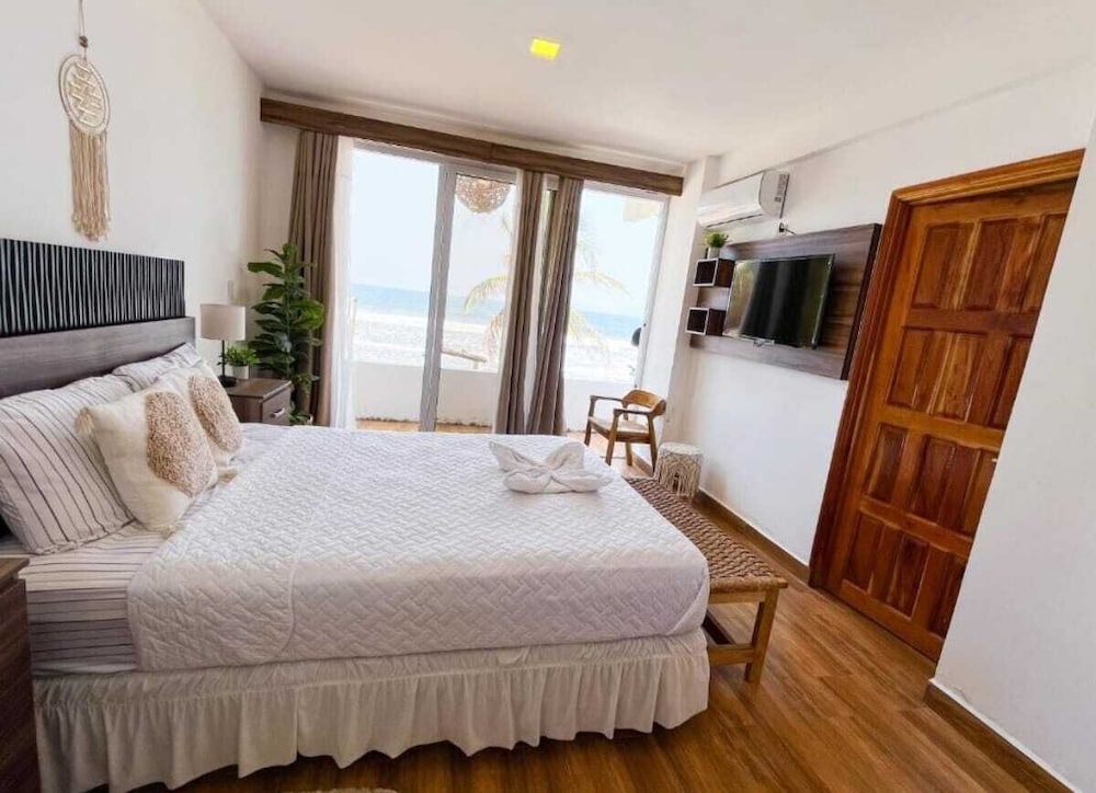 Classic Double Room Single Use, Balcony, Beach View