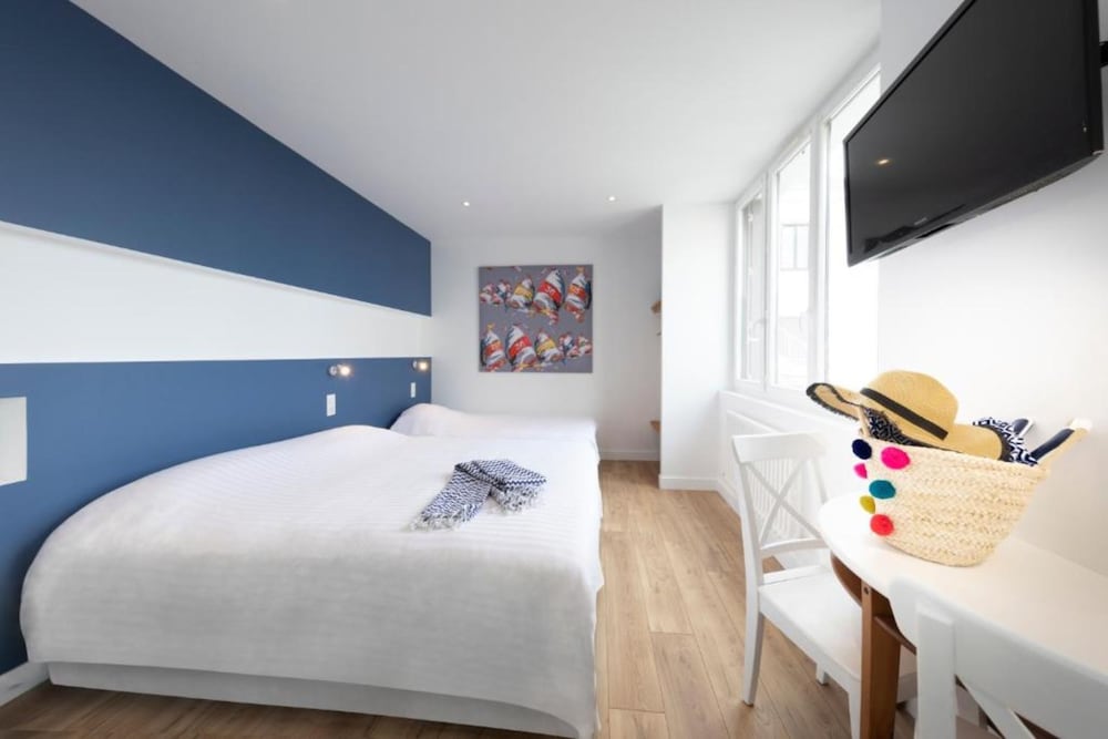 Superior Triple Room photo 3