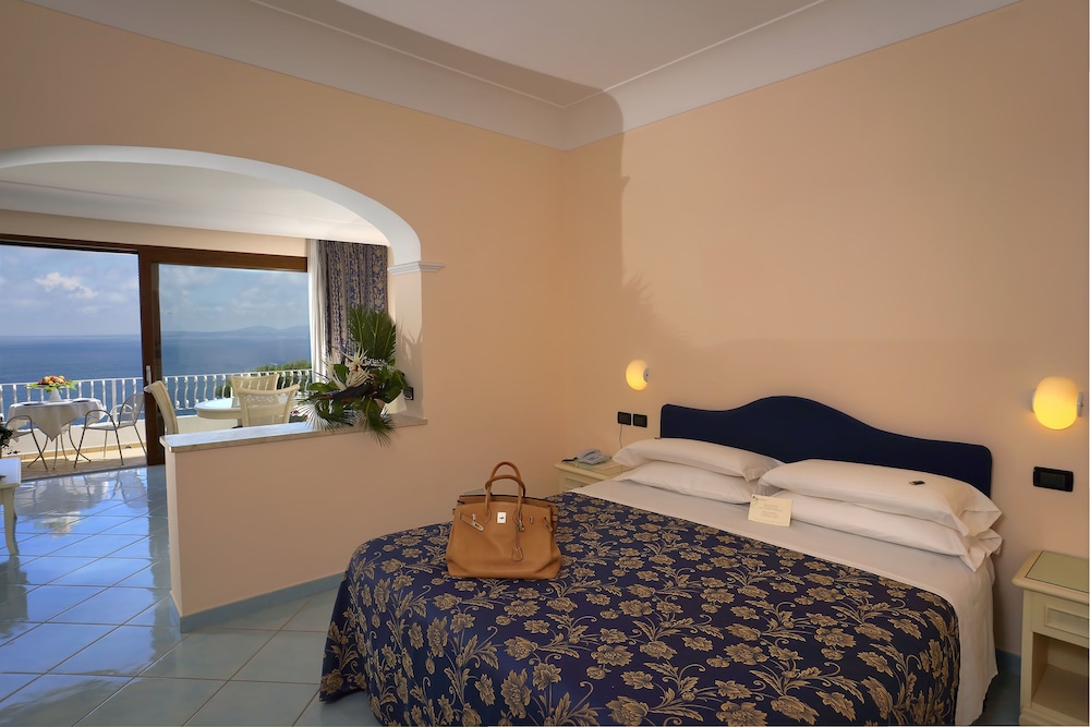 Junior Suite, Balcony, Sea View - Photo 9