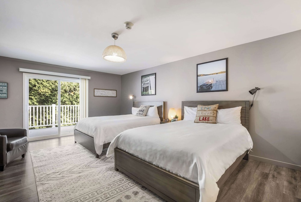 Standard Room, 2 Queen Beds, Non Smoking photo 1
