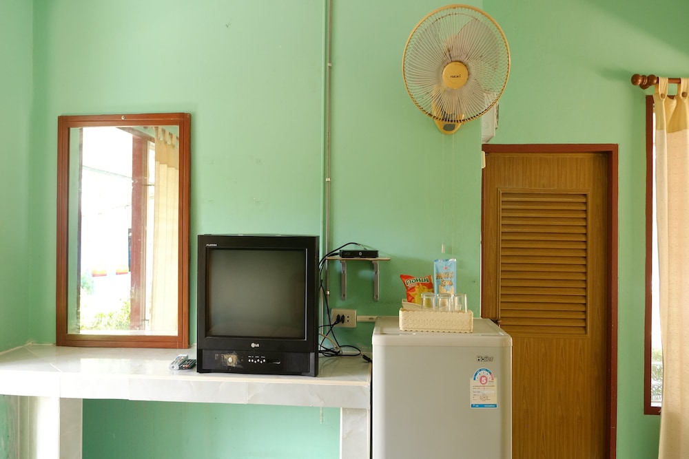 Standard Room For 4 Persons photo 2