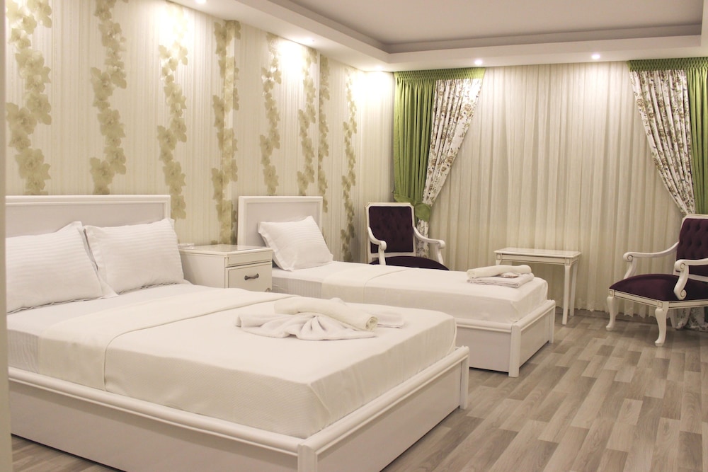 Comfort Triple Room, City View photo 1