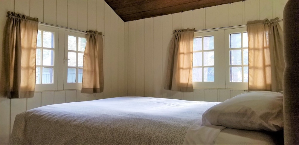 Cabin, 1 Bedroom, Mountain View photo 2