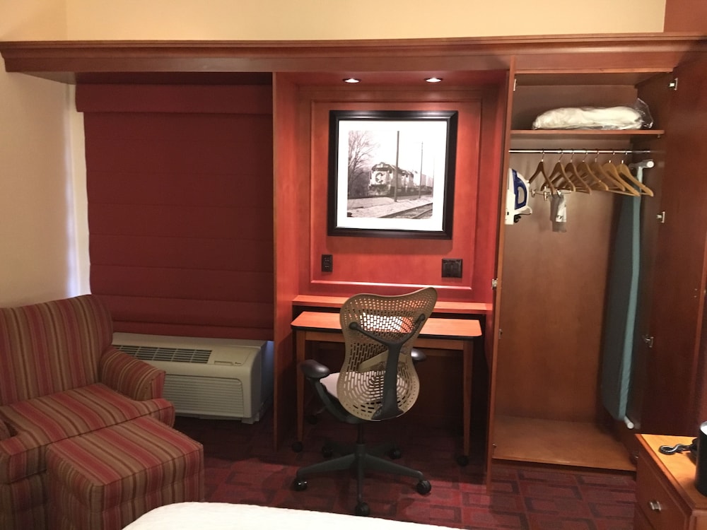 Room, 2 Queen Beds, Accessible, Non Smoking - Photo 4