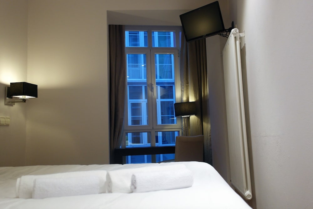 Double Room - Photo 7