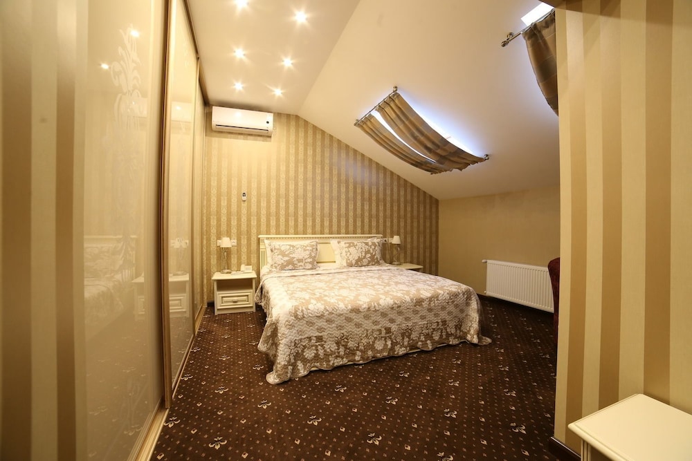 Family Room (for 4 people)