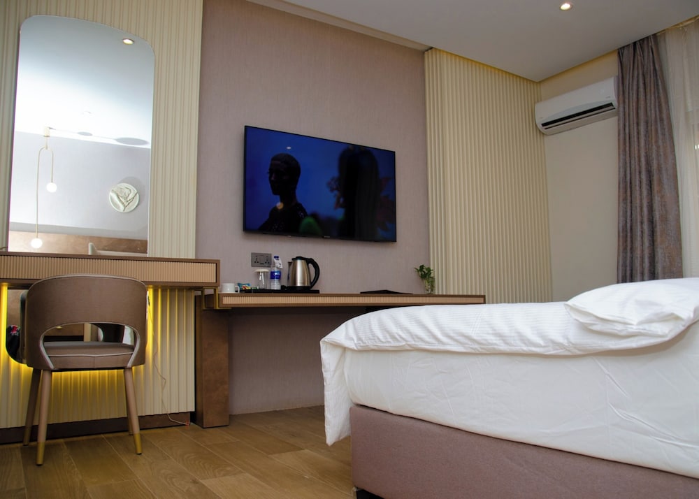 Deluxe Single Room