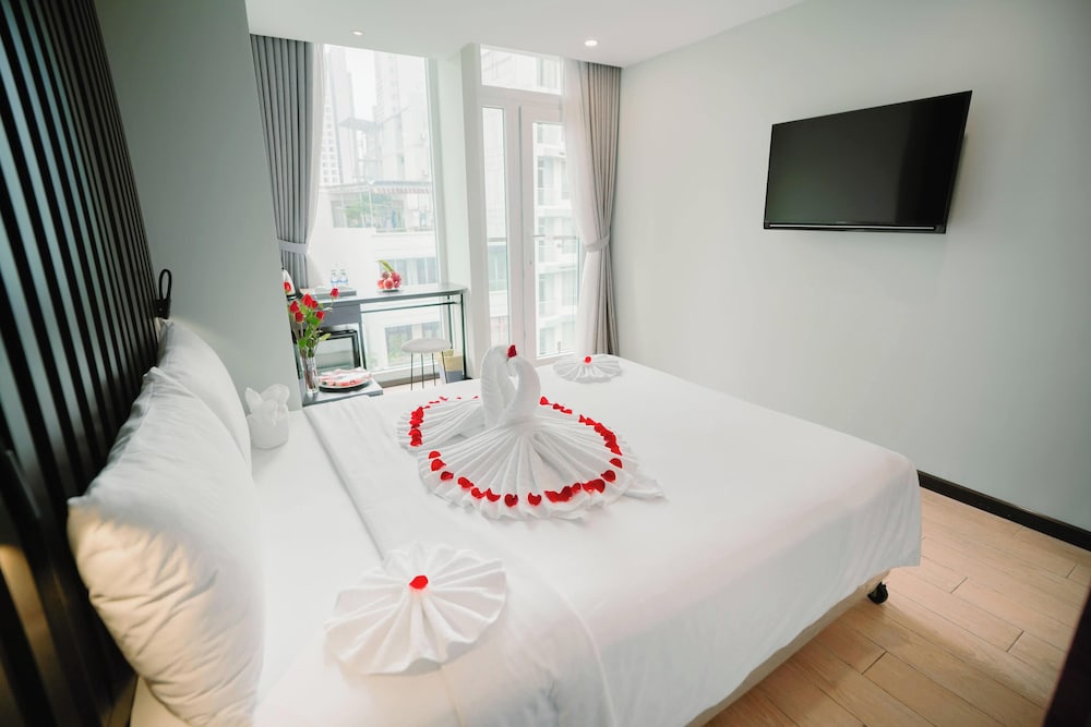 Deluxe Double Room, Balcony, City View