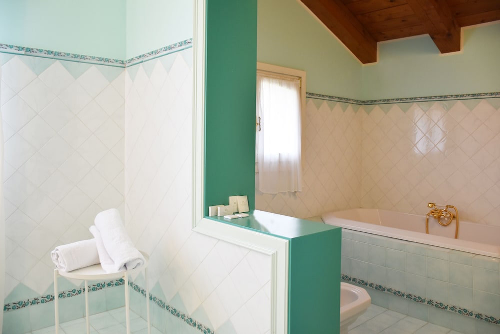 Superior Quadruple Room photo 3