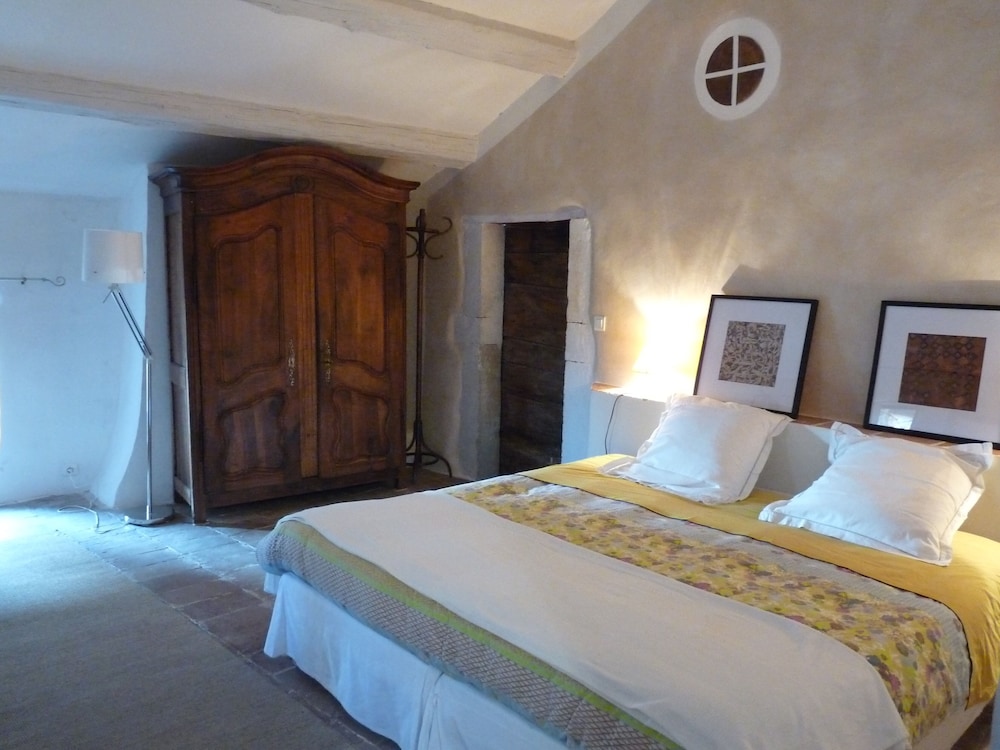 Suite (Terre d'Ombre) photo 2