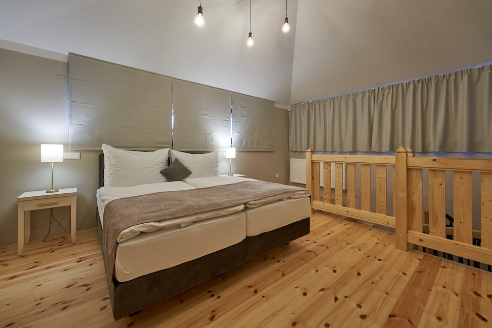 Romantic Duplex
