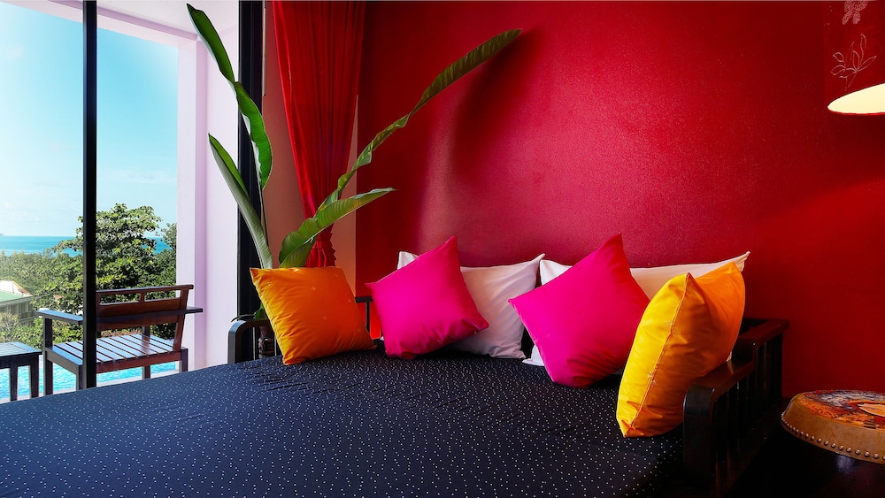 Deluxe Room, Pool Access - Photo 9