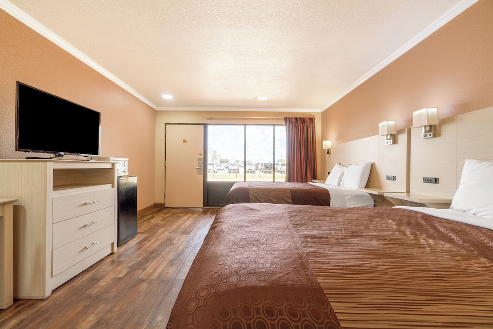 Standard Room, 2 Double Beds, Non Smoking photo 2