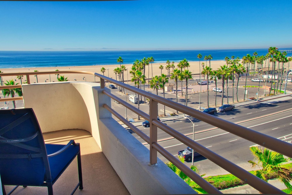 Suite, 1 King Bed, Oceanfront (Huntington Tower)