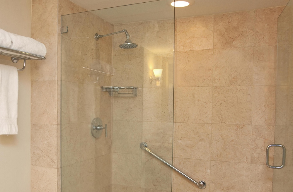 Suite, 2 Queen Beds, Balcony (Intracoastal View) - Photo 4