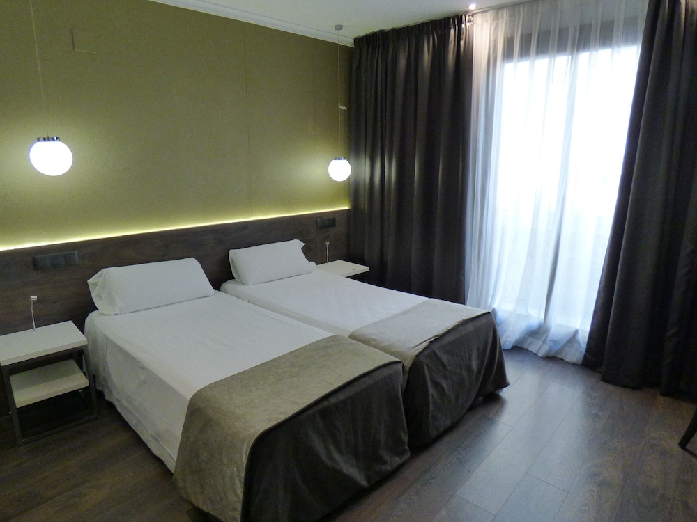 Panoramic Twin Room photo 3