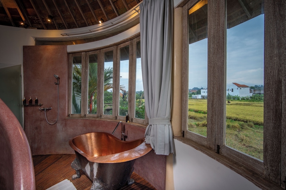Exclusive Villa, 2 Bedrooms, Kitchen, Pool View thumbnail 6