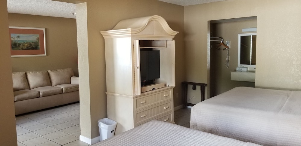 Studio Suite, Multiple Beds, Non Smoking - Photo 3
