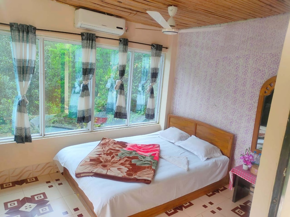 Deluxe Room, Hill View