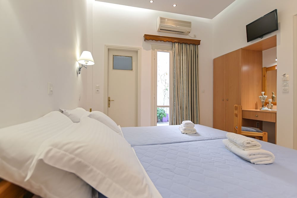 Economy Twin Room, Ground Floor photo 2
