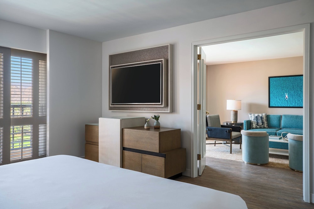 Executive Suite, 1 Bedroom, Resort View - Photo 4