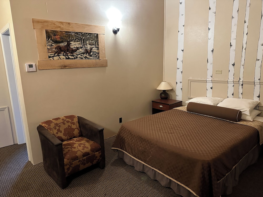 Lodge Double Queen Bed Suite photo 1