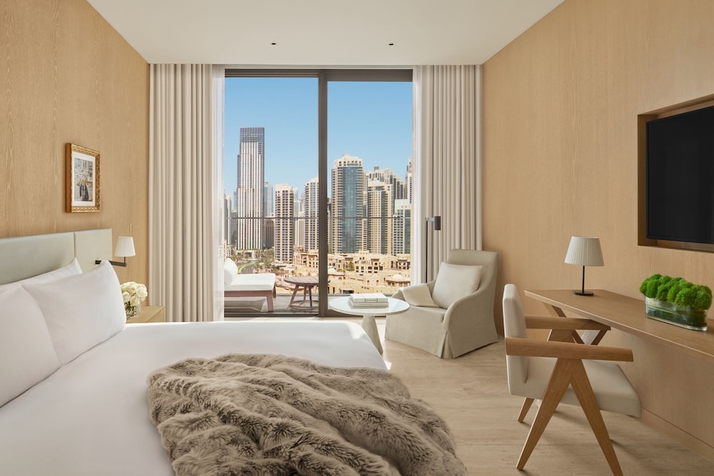 Deluxe Room, 1 King Bed, Balcony - Photo 1