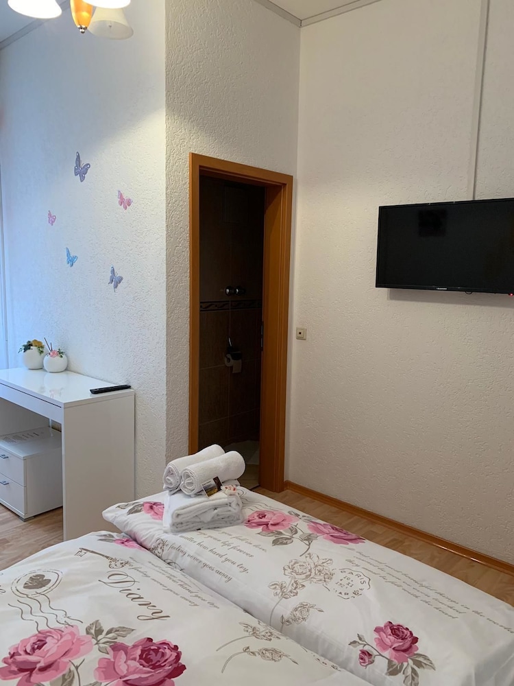 Double Room (1) photo 2