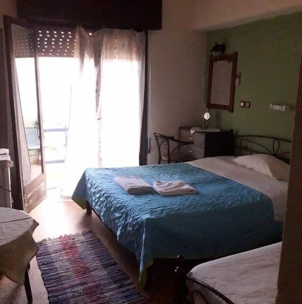 Single Room photo 2