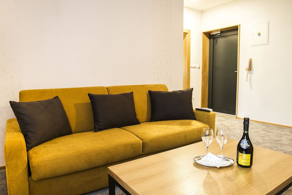 Apartment - Photo 5