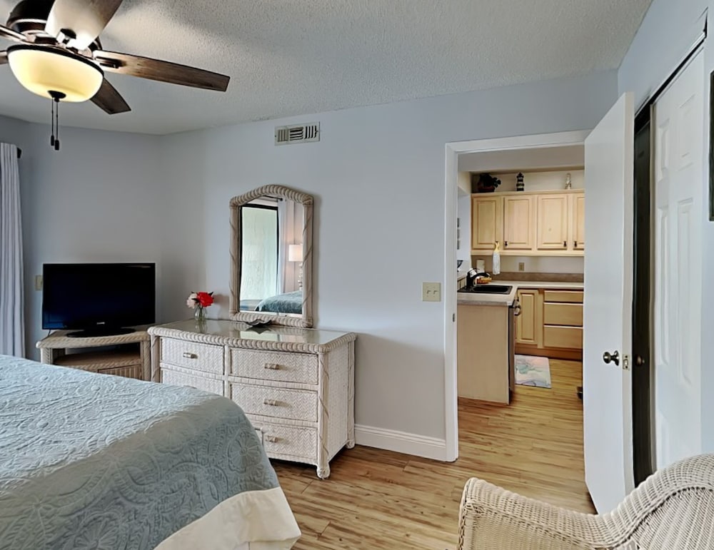 Condo, Multiple Beds, Balcony, Beach View (#2307 - No Pets)