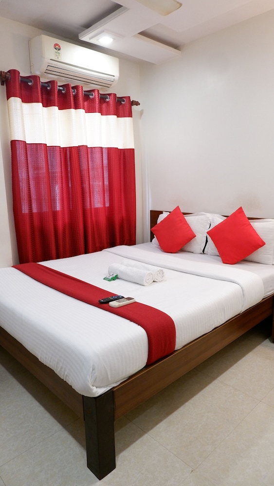Deluxe Room - Photo 2