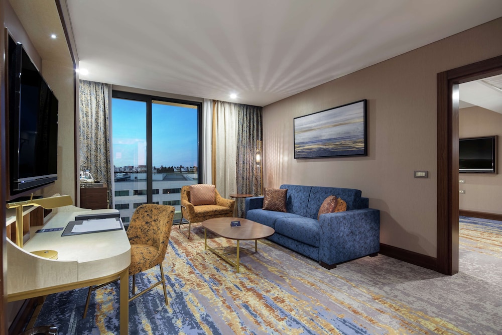 Suite, 1 Bedroom (1 King Bed)