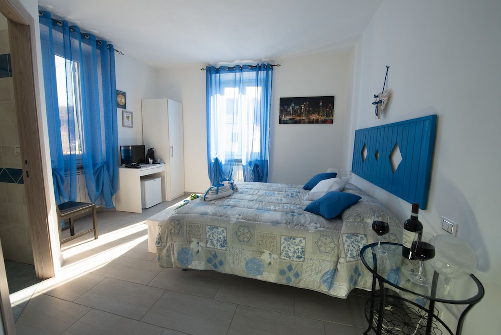 Deluxe Double or Twin Room, Non Smoking photo 2