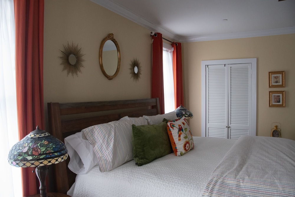 Luxury Room, 1 King Bed (East End Master Bedroom) photo 1