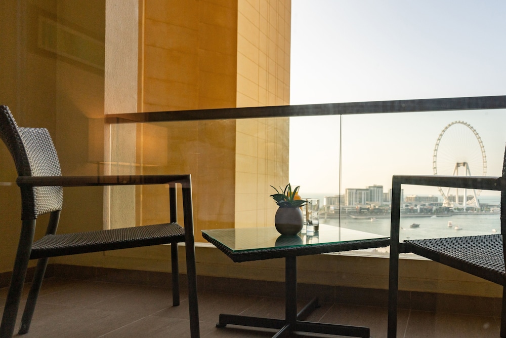 Room, 2 Twin Beds, Balcony (Sea Front View)