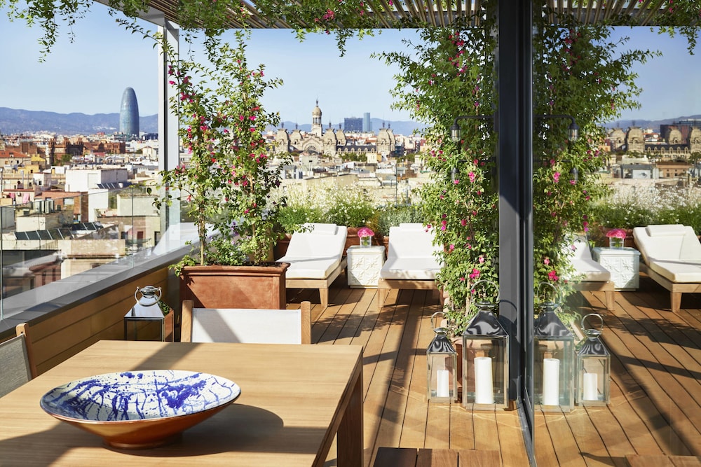 Penthouse, 1 King Bed, City View (Terrace) thumbnail 5