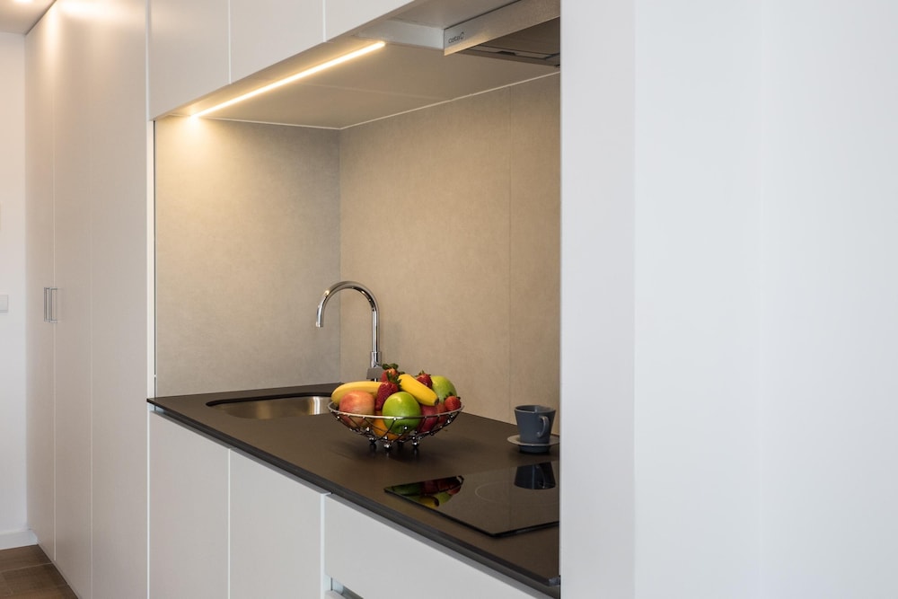 Family Room, Kitchenette, Park View thumbnail 5