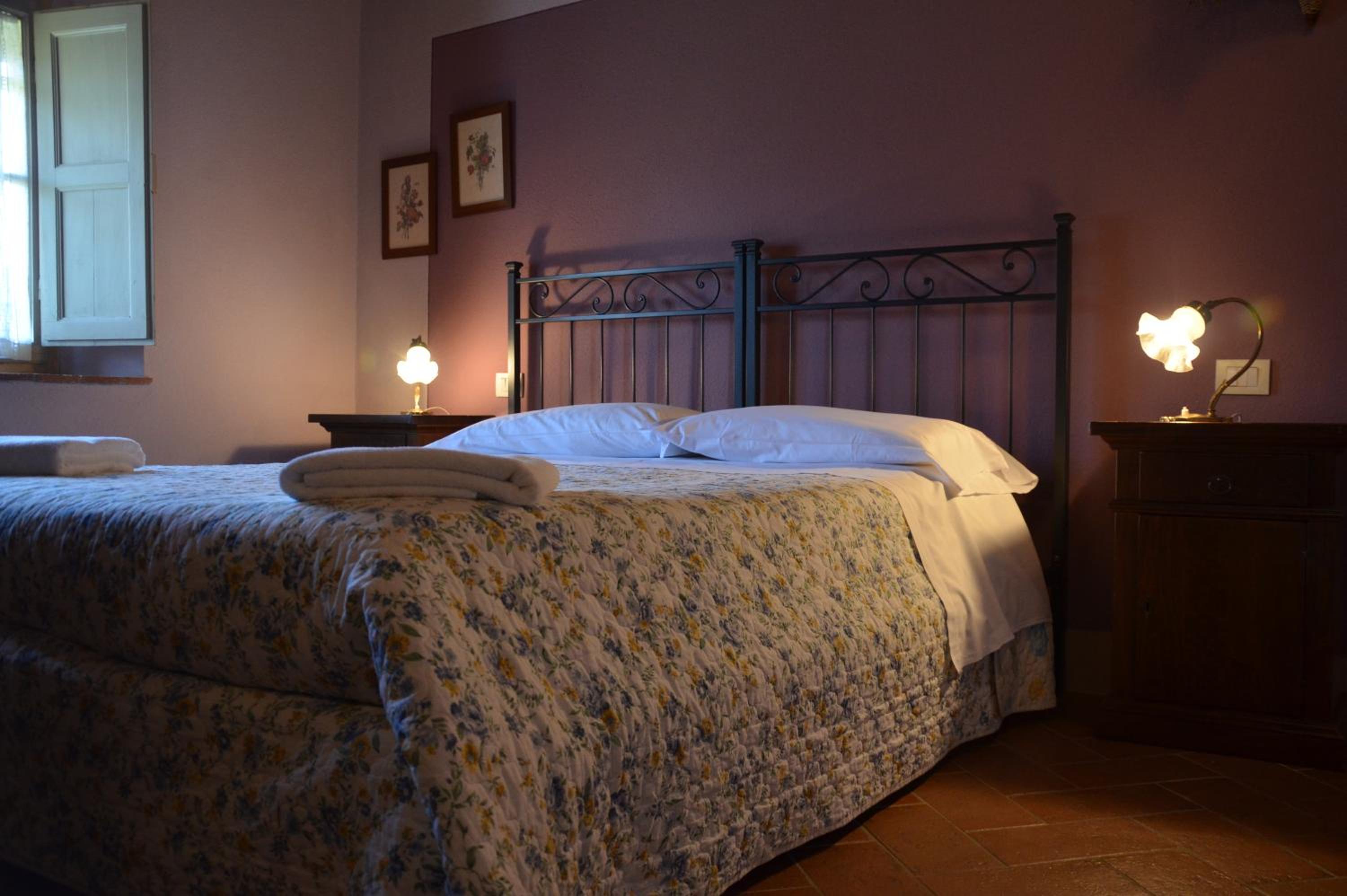 Double or Twin Room - Photo 9