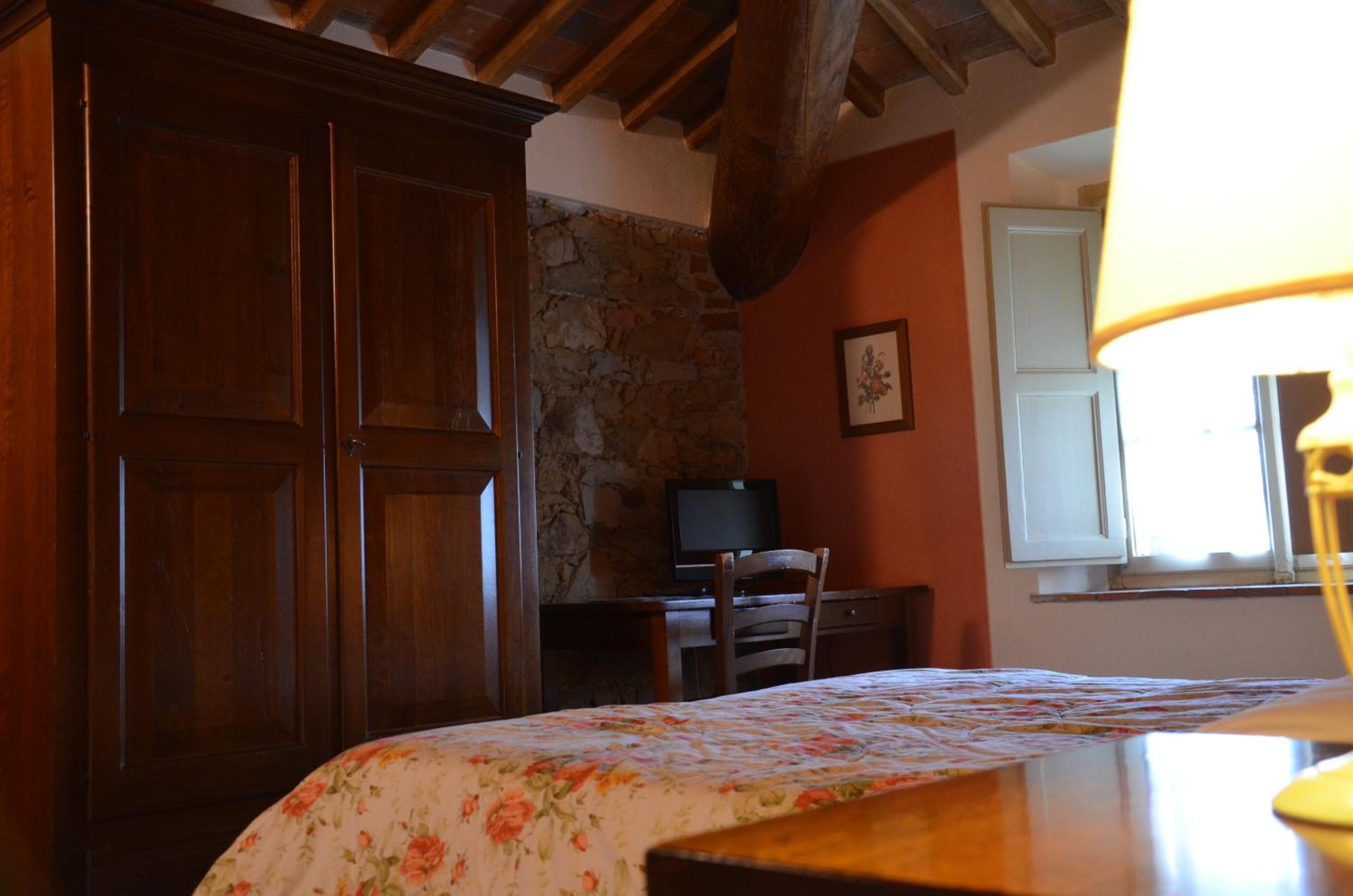 Double or Twin Room - Photo 12