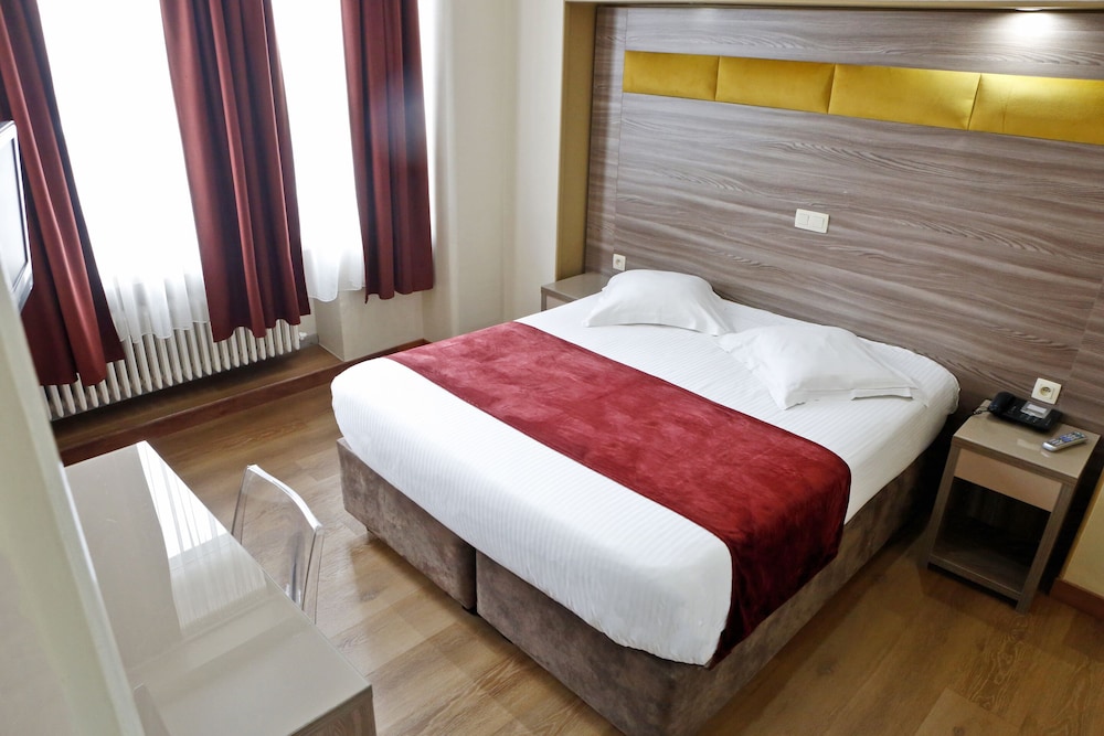 Standard Triple Room - Photo 11