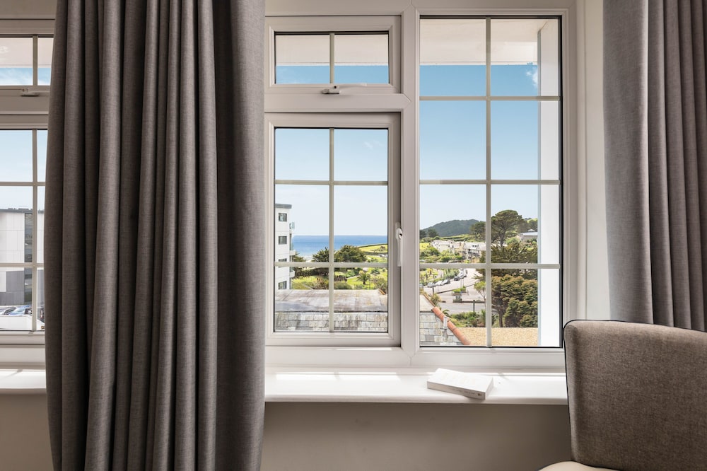 Classic King with View - Photo 2