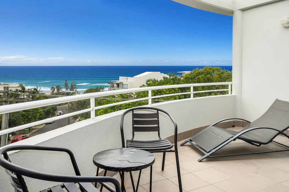 2 Bedrooms Superior Ocean Top Level photo 3