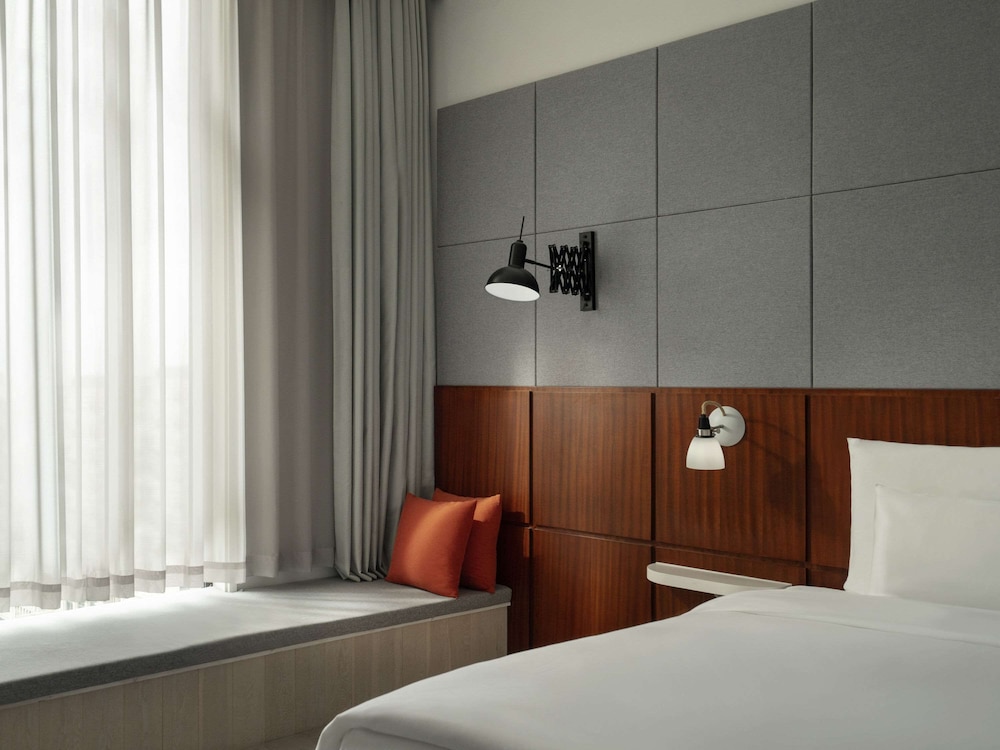 Deluxe Room, 1 King Bed