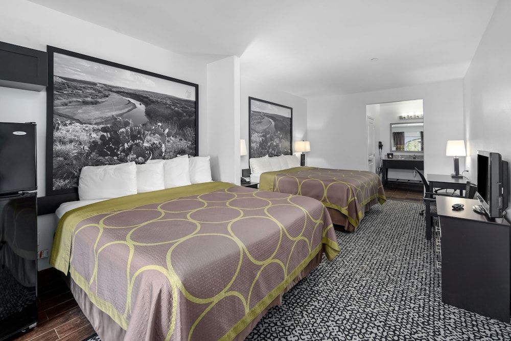 Room, 2 Queen Beds, Non Smoking (Efficiency) - Photo 3