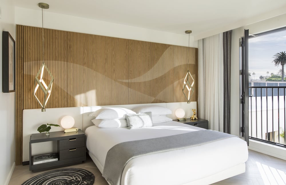 Suite, 1 King Bed with Sofa bed (La Peer)