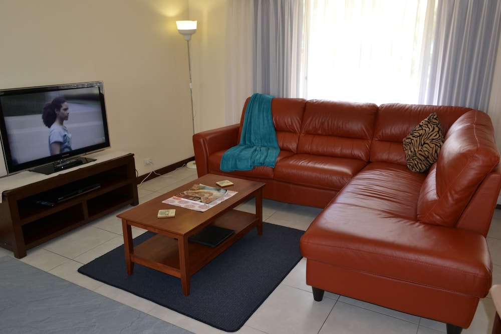 Three-Bedroom Apartment - Photo 15