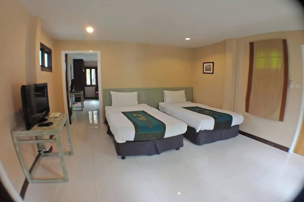 Twin Room, Garden View photo 2