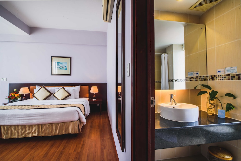 Deluxe Room, City View - Photo 11