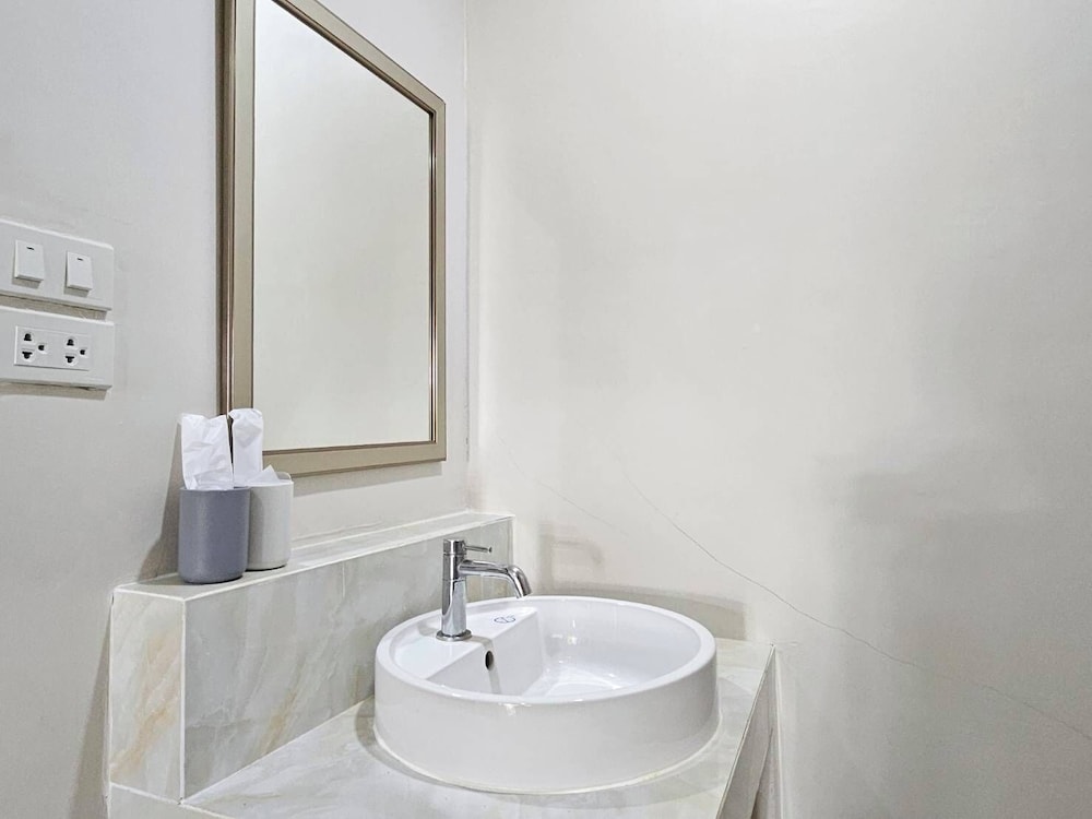 Standard Single Room - Photo 2